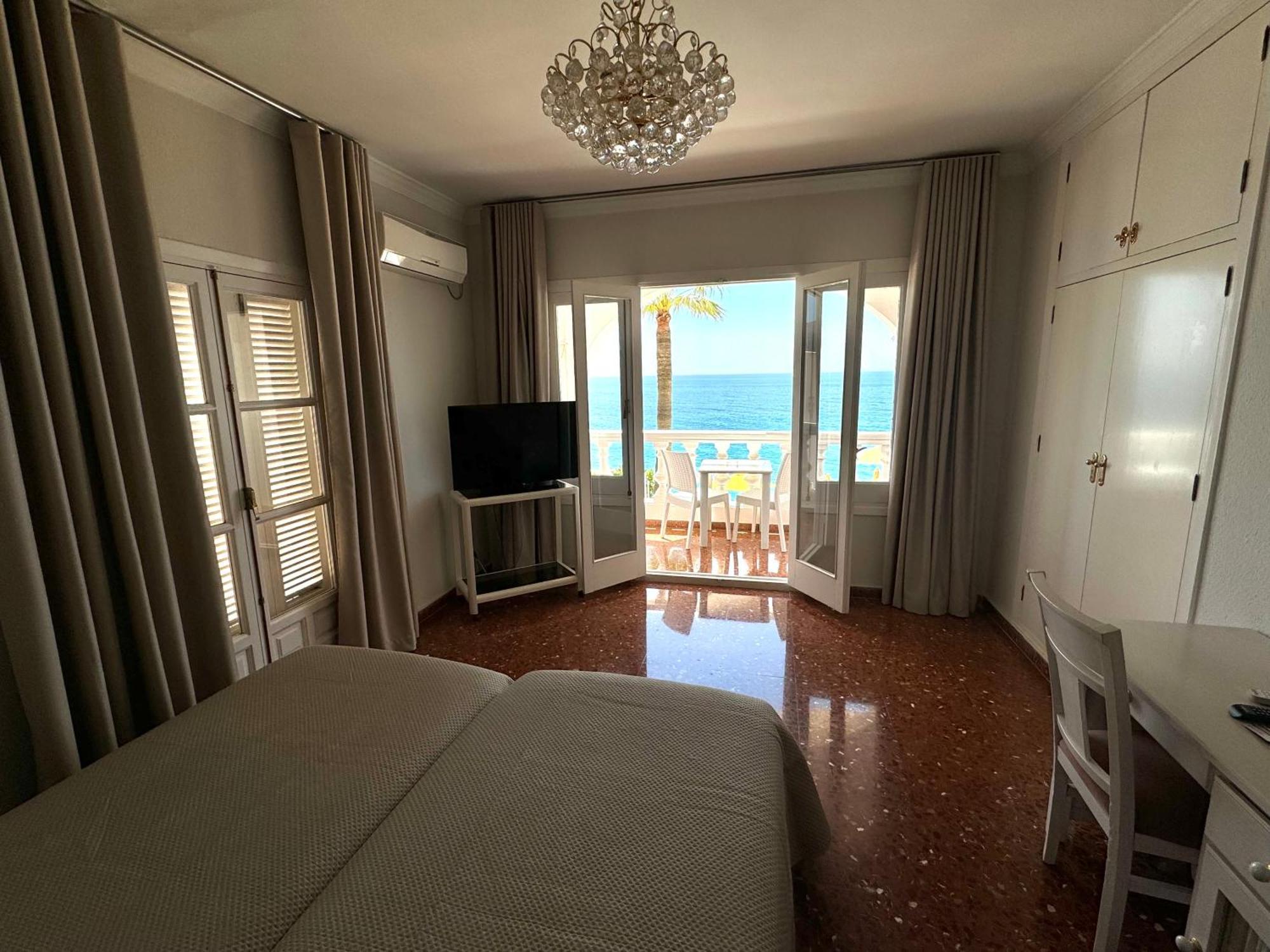 Hotel Paraíso Del Mar Nerja Quarto foto